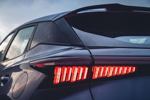 طلق چراغ خطر عقب گلگیر فونیکس FX