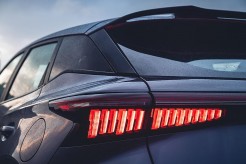 طلق چراغ خطر عقب گلگیر فونیکس FX
